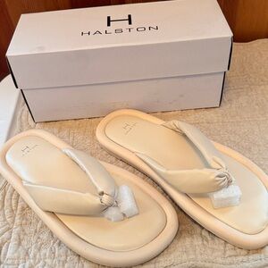 H Halston Women's Citizen Comfortable Flat Sandals 9